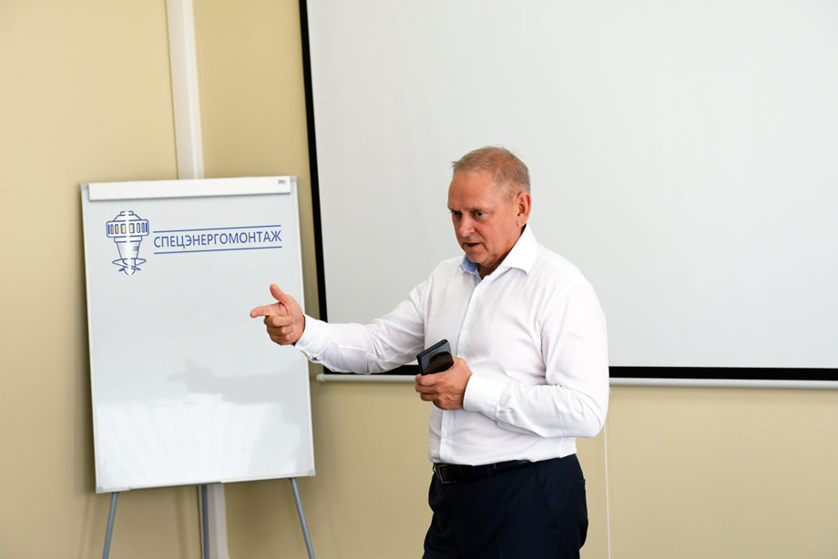 Встреча сотрудников АО "СЭМ" с главой города Волжского Игорем Ворониным